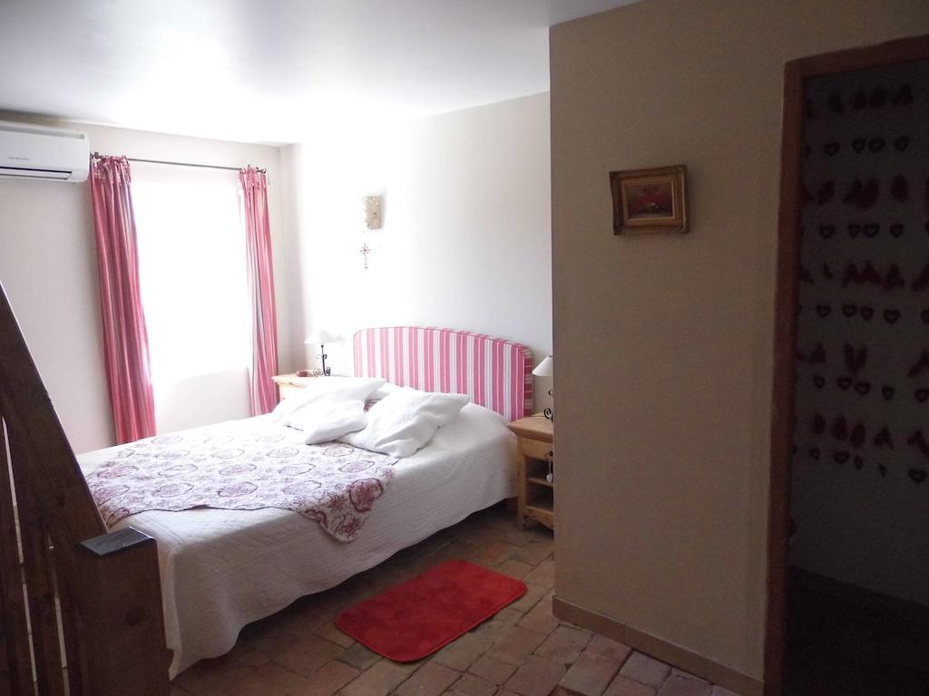 La Mais'Ange Berrias-et-Casteljau Habitación foto